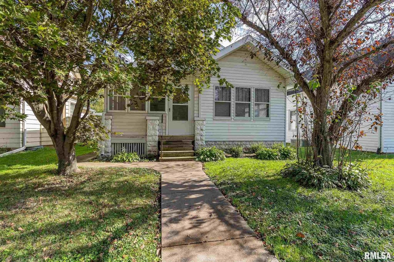 1712 12th St., Moline, IL 61265