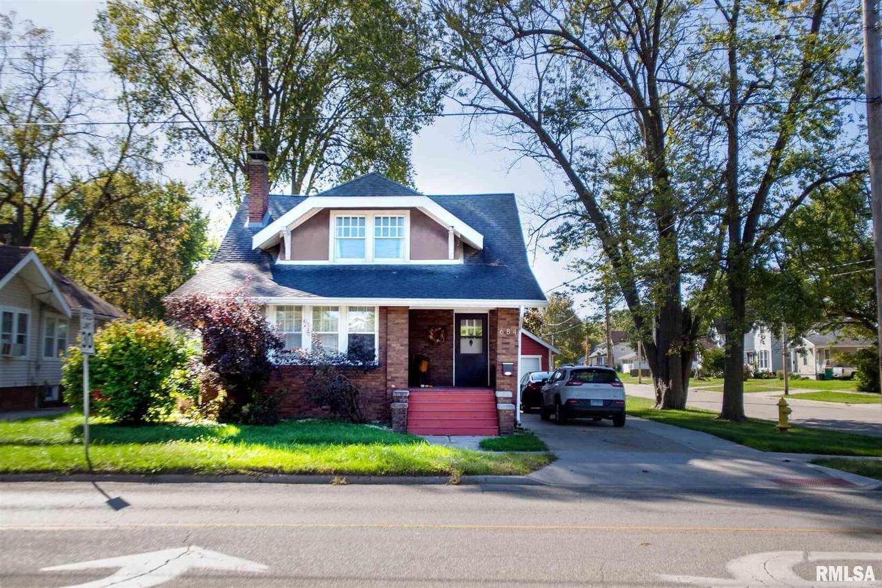 684 W Losey St., Galesburg, IL 61401