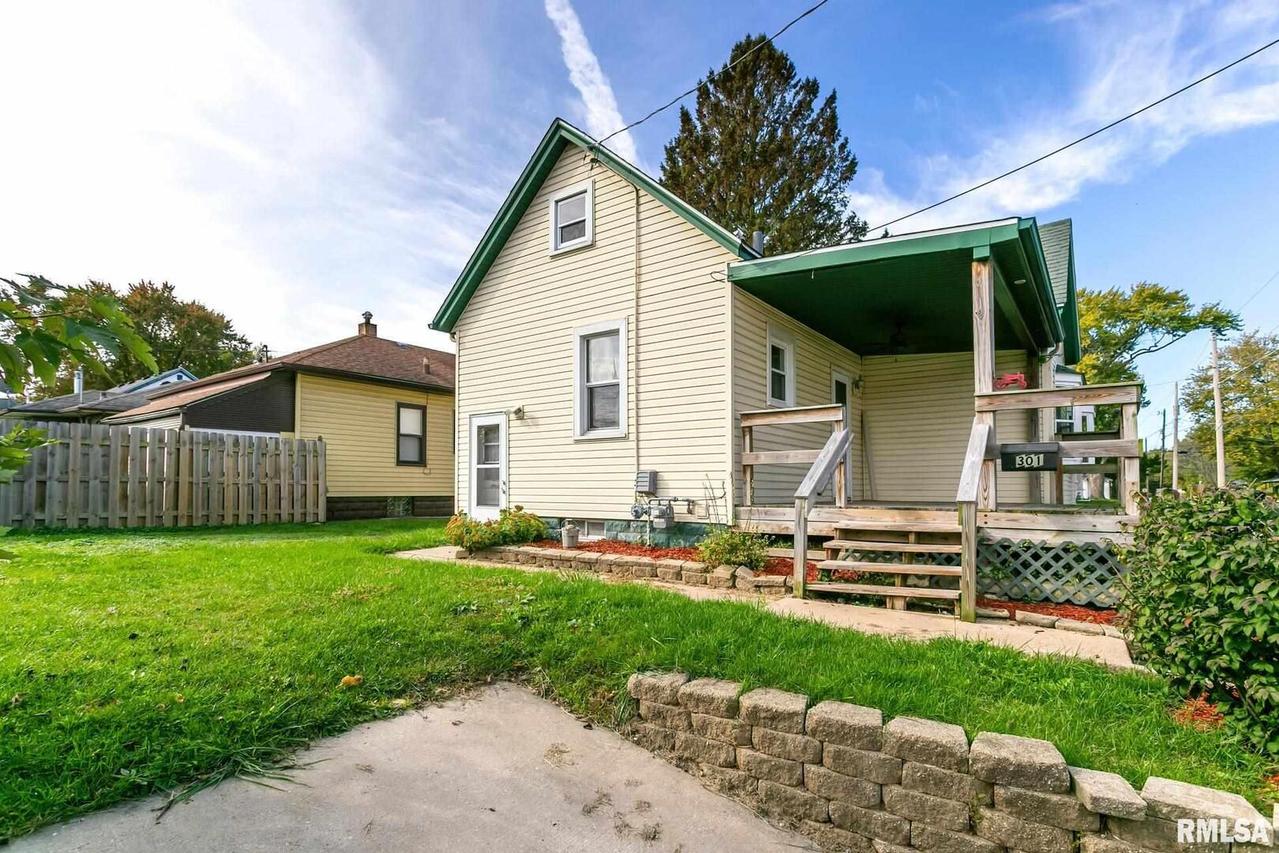 301 8th St., Silvis, IL 61282