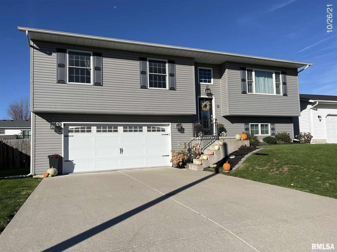 917 Birchwood Dr., Colona, IL 61241