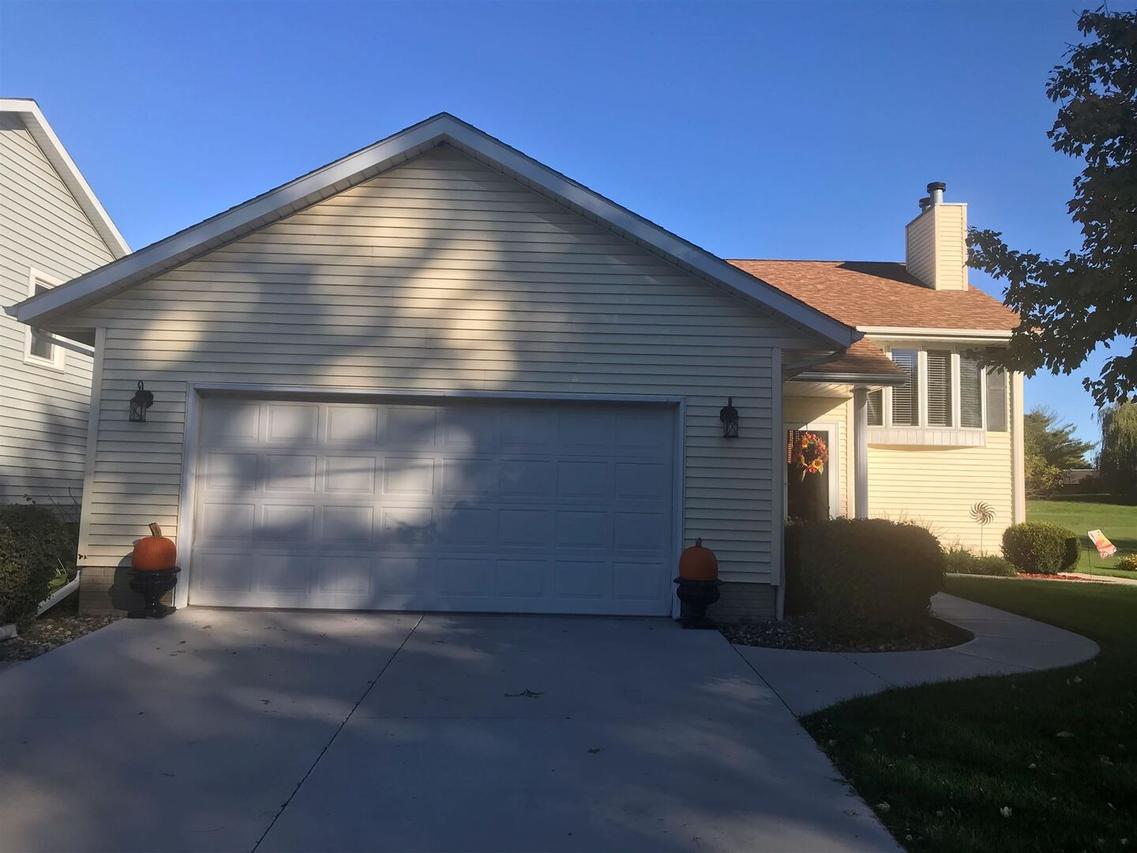 805 14th St., Silvis, IL 61282