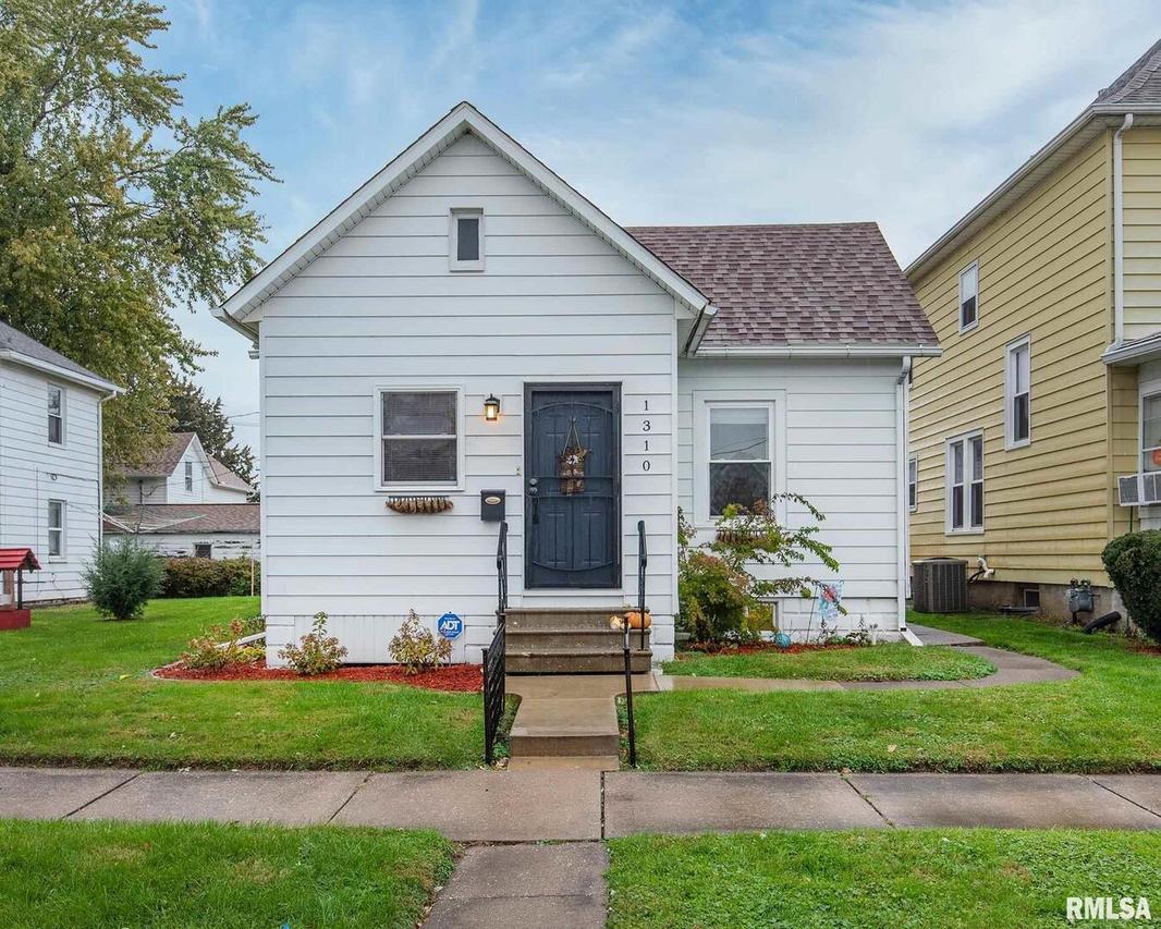 1310 14th St., Moline, IL 61265