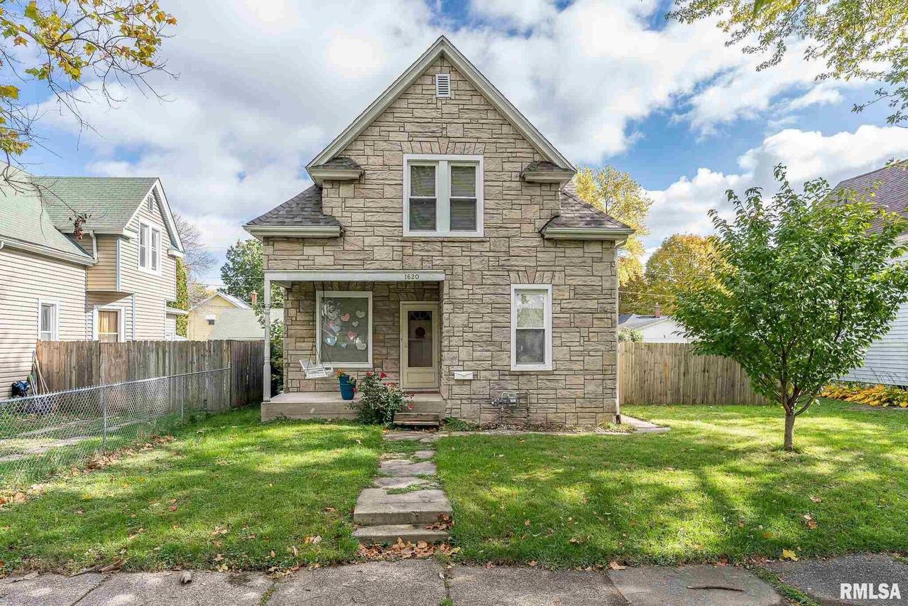 1620 18th St. #B, Moline, IL 61265