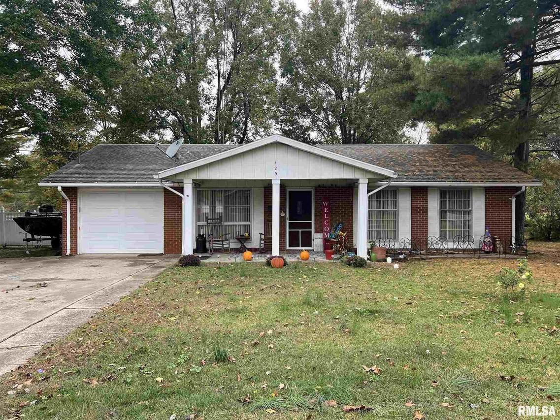 123 S Pine St., Zeigler, IL 62999