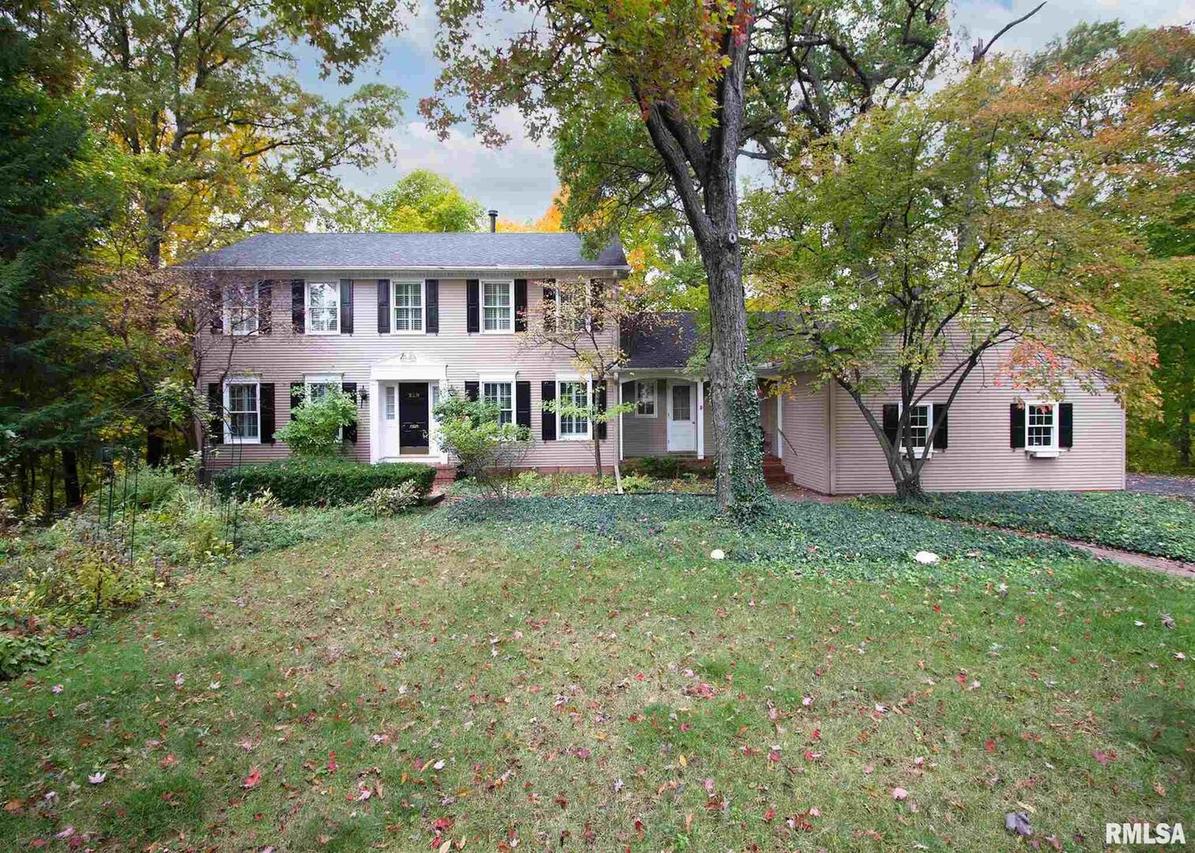 2339 5th St., East Moline, IL 61244