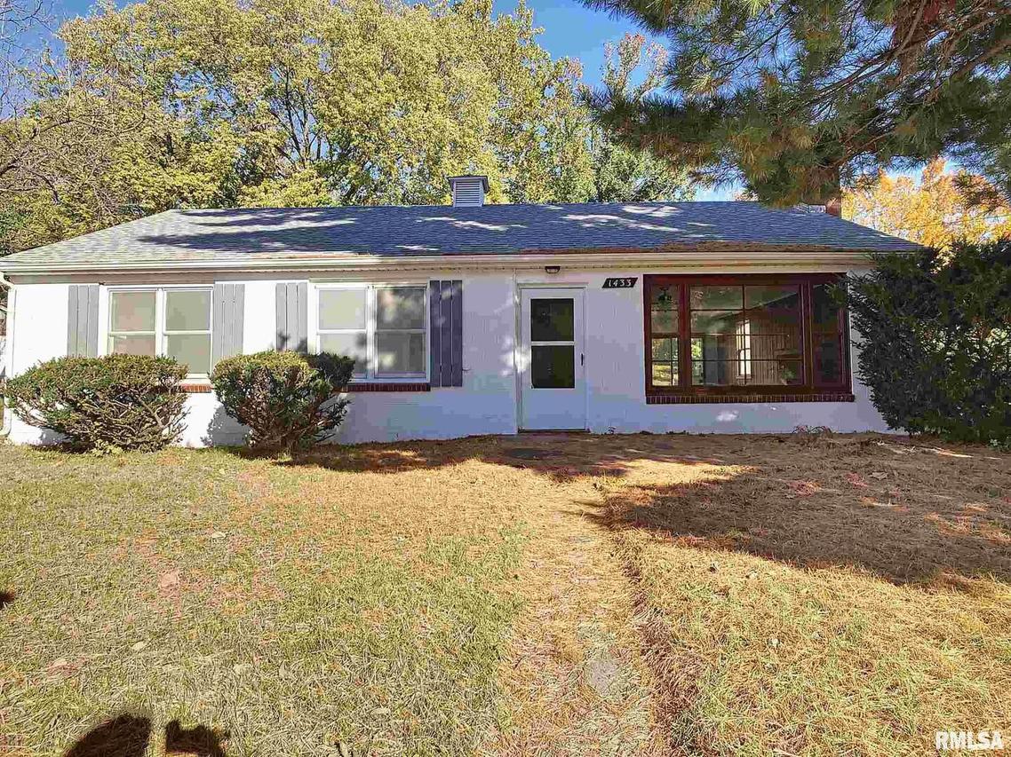 1433 45th Ave., Rock Island, IL 61201