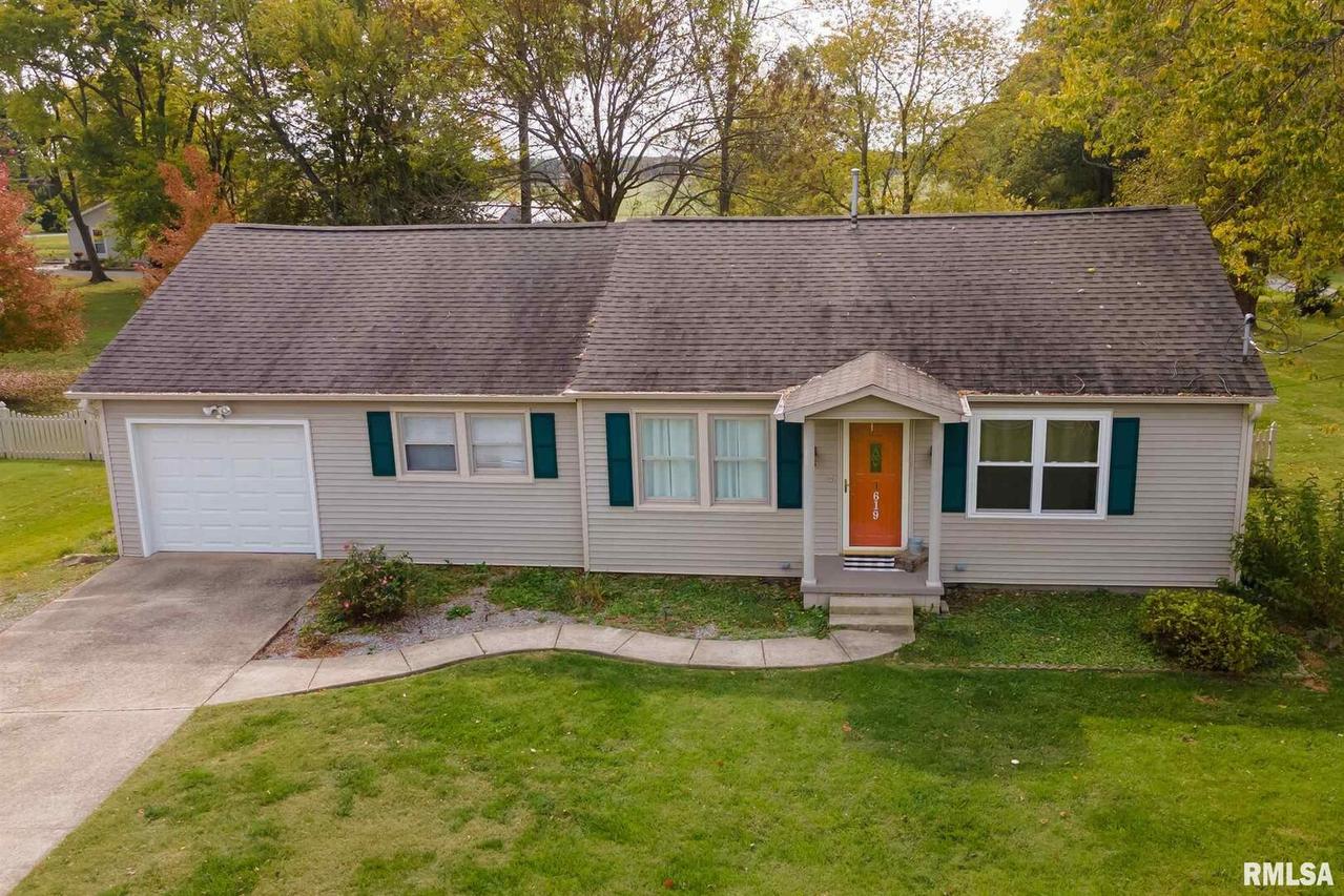 1619 Dorris Heights Rd., Harrisburg, IL 62946