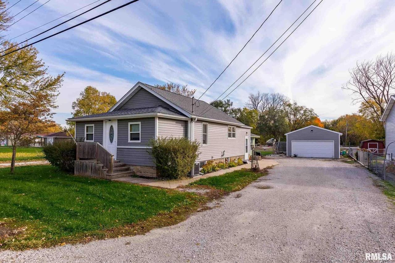 3926 12th St., Moline, IL 61265