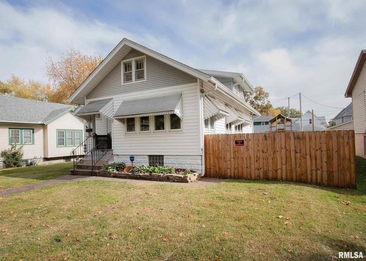 1615 29 1/2 St., Rock Island, IL 61201