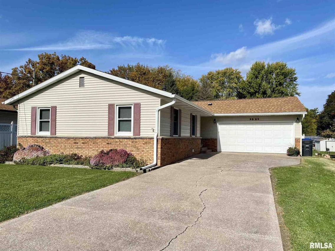 3521 19th Ave., Moline, IL 61265