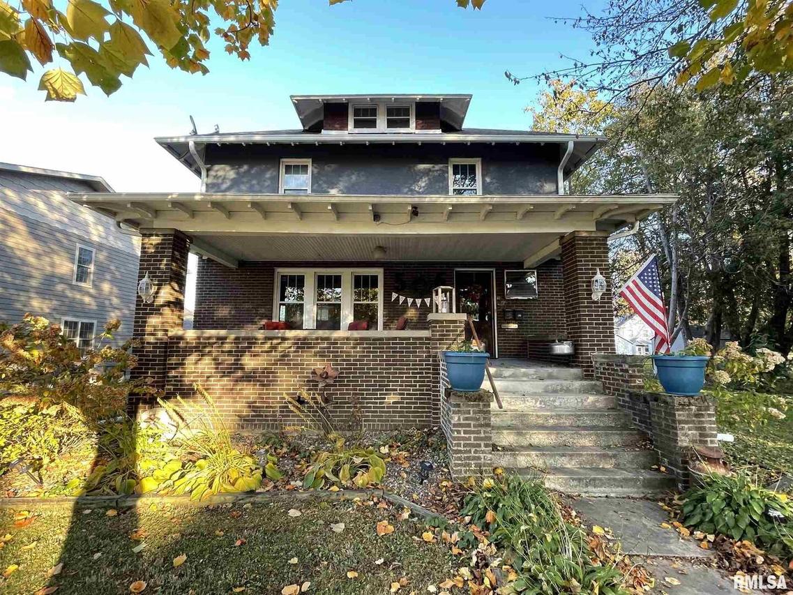 506 S College St., Mt Carroll, IL 61053