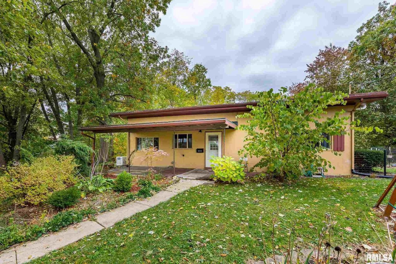 3213 54th Street Ct., Moline, IL 61265