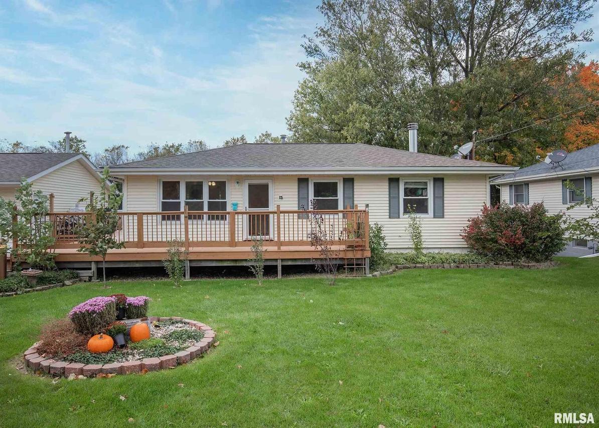 15 5th Ave., Matherville, IL 61263