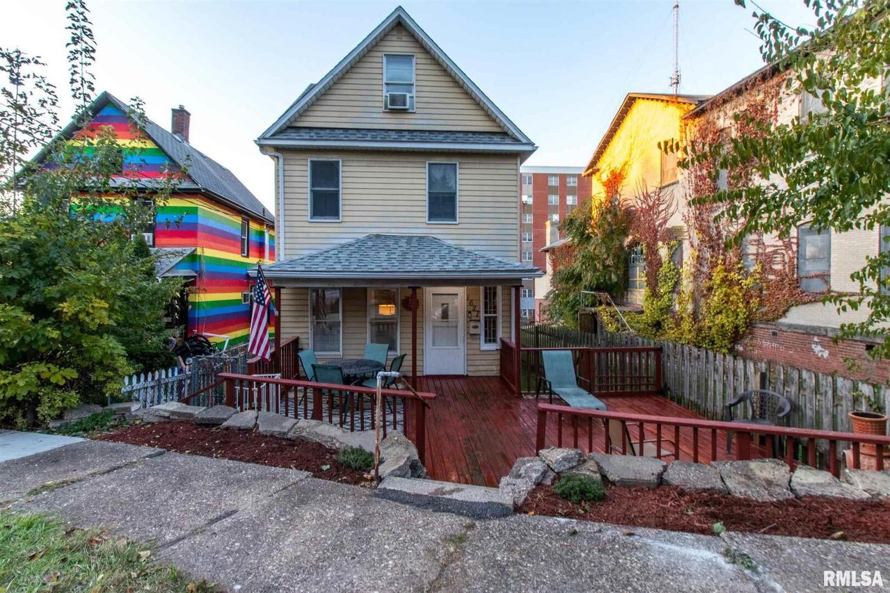 1627 9th Ave., Moline, IL 61265