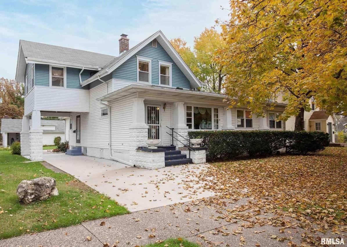 1622 11th St., Moline, IL 61265