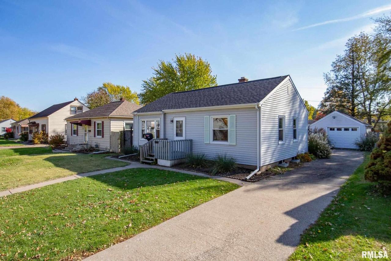 4310 23rd Ave., Rock Island, IL 61201