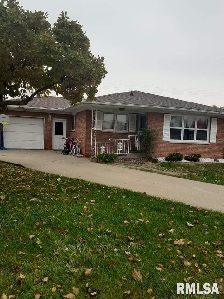 443 32nd Ave., East Moline, IL 61244