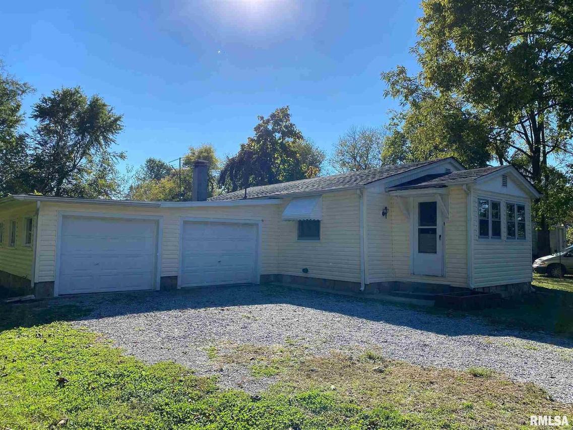 310 E Bond St., Herrin, IL 62948