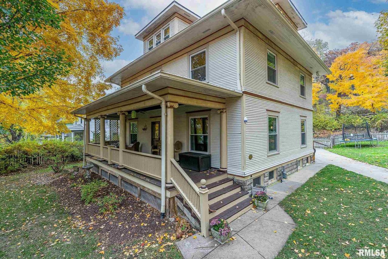 1045 23rd St., Rock Island, IL 61201