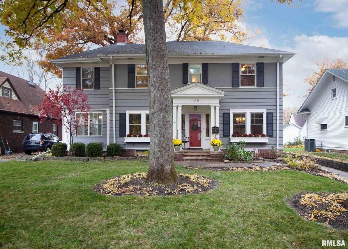 2921 16th Ave., Moline, IL 61265