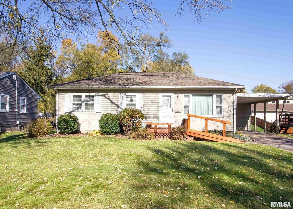 4723 27th Ave., Moline, IL 61265