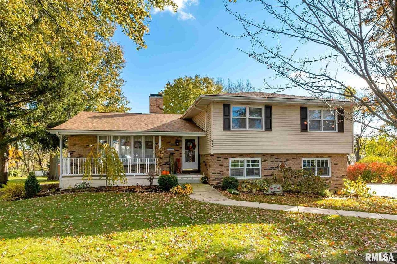 864 Meadowlawn Dr., Geneseo, IL 61254