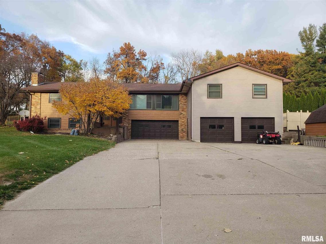 12027 Niabi Zoo Rd., Coal Valley, IL 61240