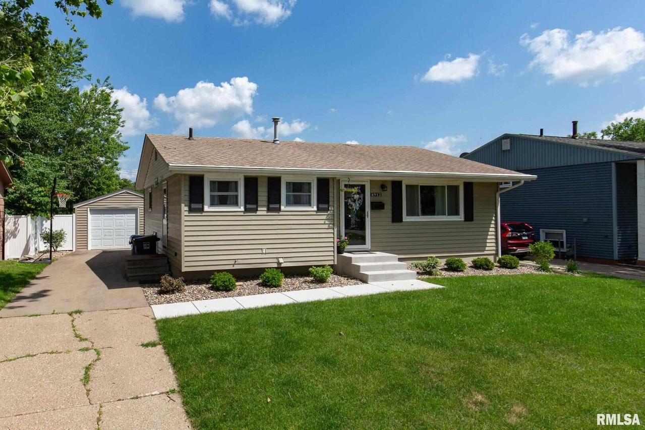 4912 50th St., Moline, IL 61265