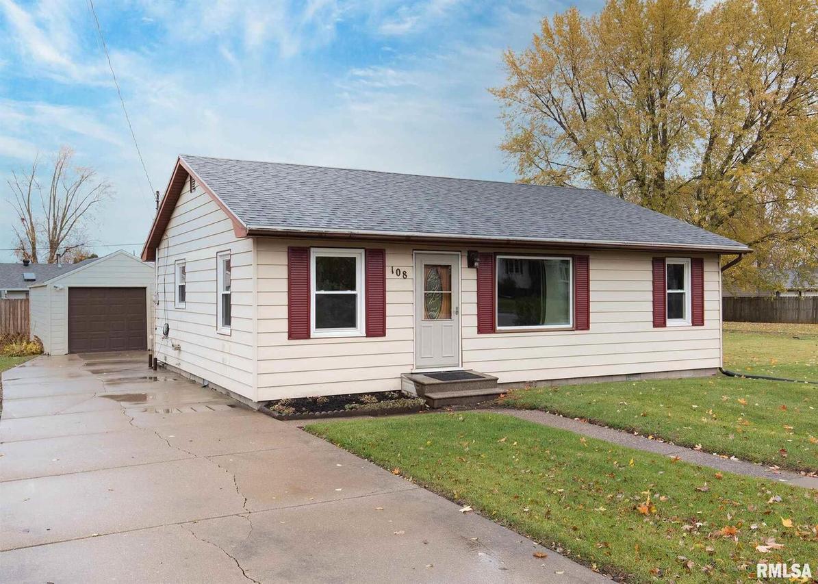 108 1st St., Carbon Cliff, IL 61239