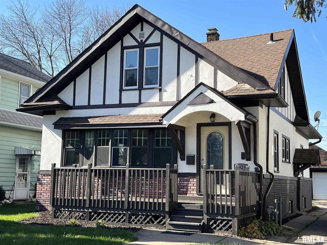 1929 3rd St., Moline, IL 61265