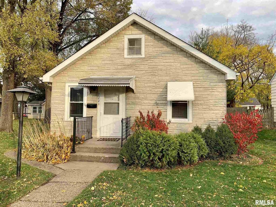 2221 43rd St., Rock Island, IL 61201