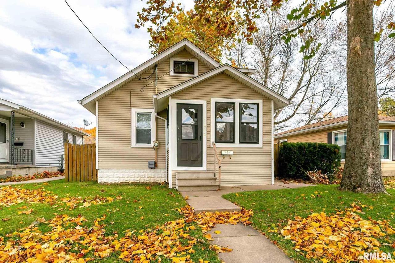 1612 33rd St., Moline, IL 61265