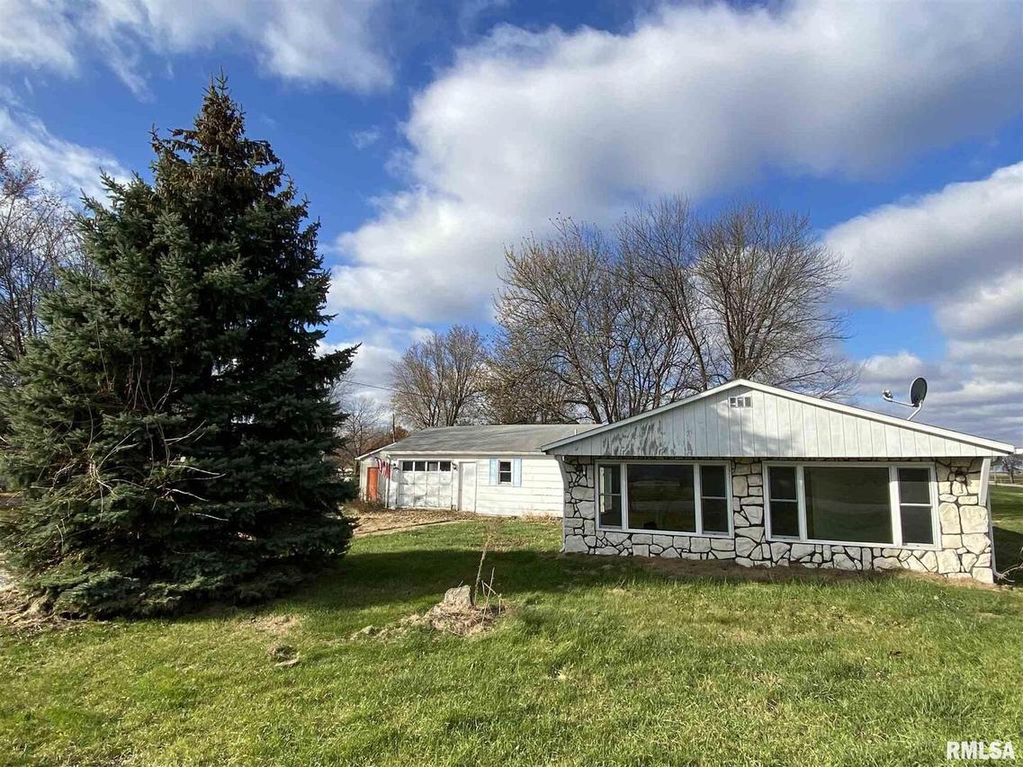 107 S 6th Ave., New Windsor, IL 61465