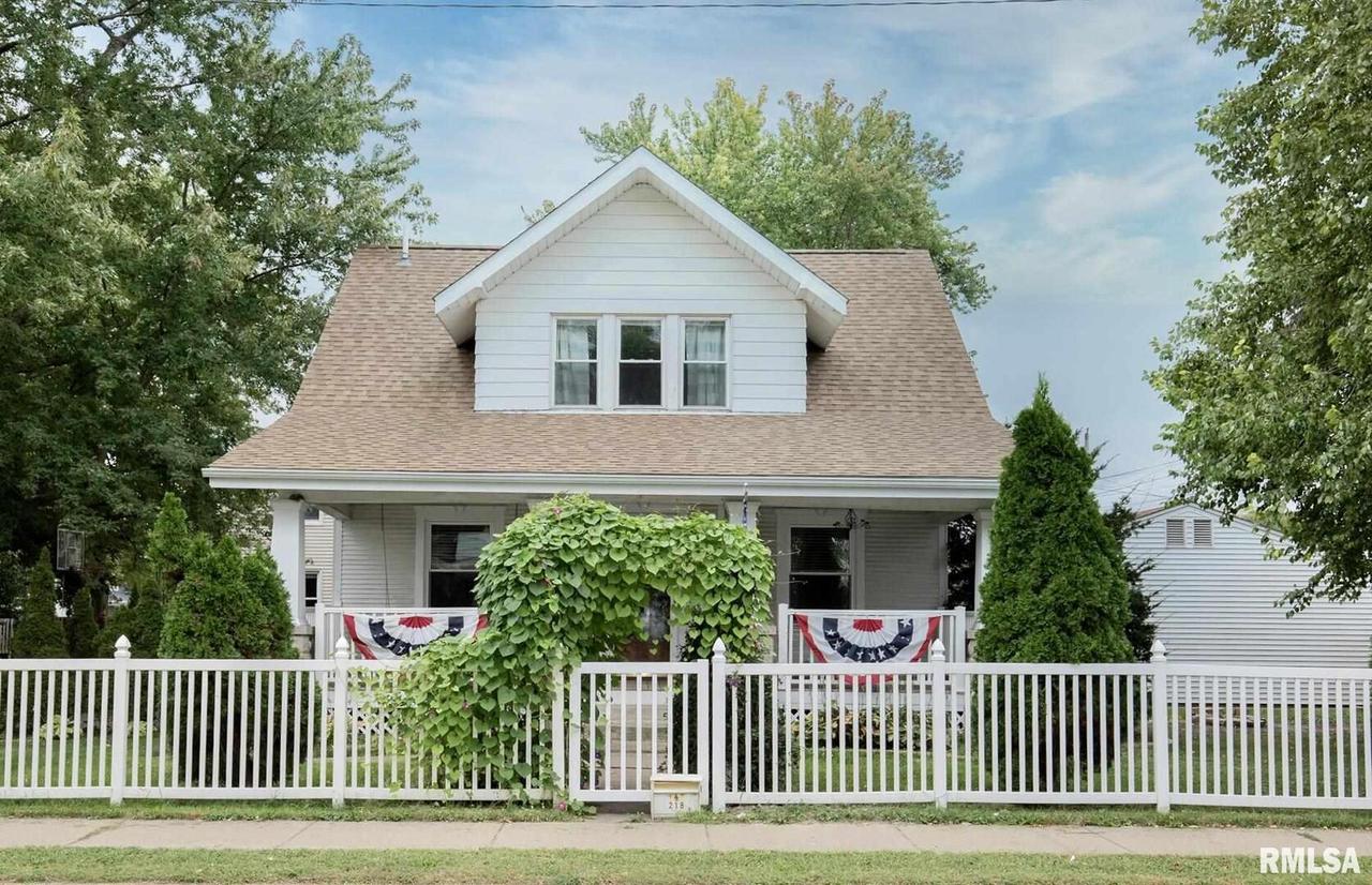 218 19th Ave., Moline, IL 61265