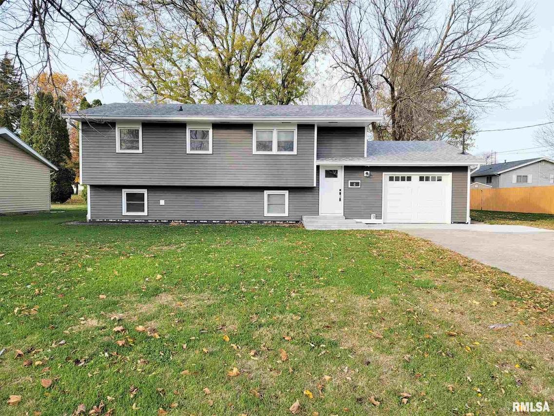 621 E Locust St., Geneseo, IL 61254