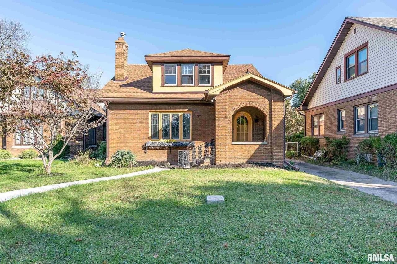 2911 21st Ave., Rock Island, IL 61201