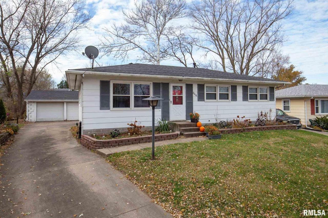 8016 8 1/2 St., Rock Island, IL 61201