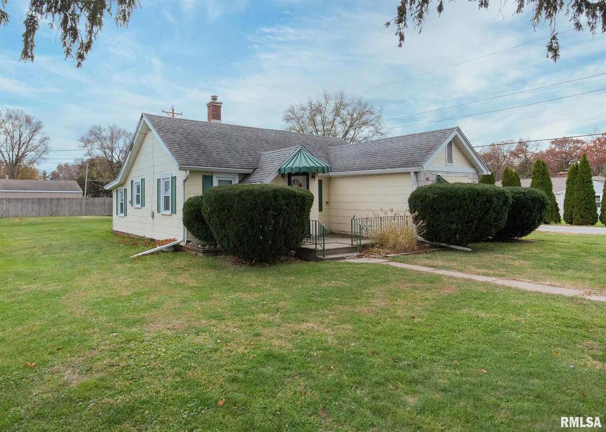 1702 35th Ave., East Moline, IL 61244