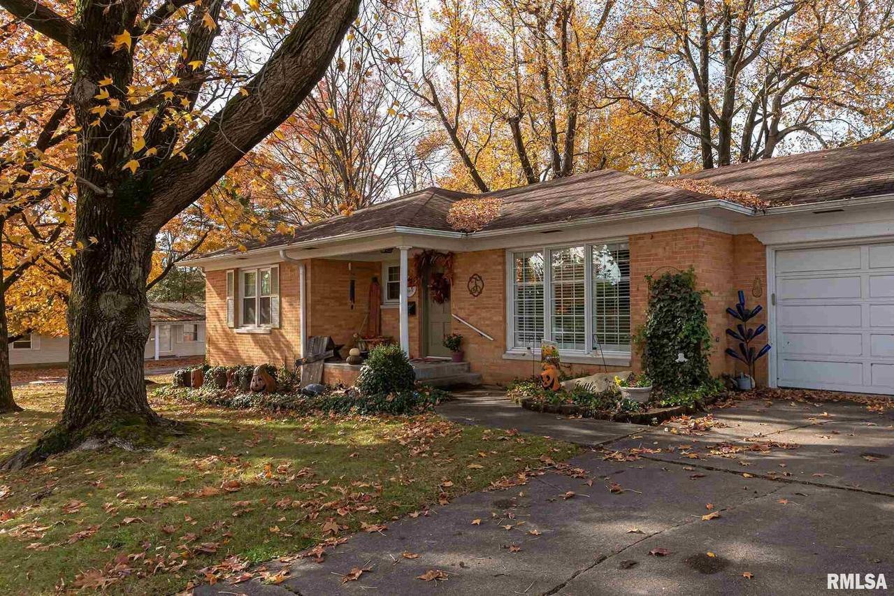 1021 S Jackson St., Harrisburg, IL 62946