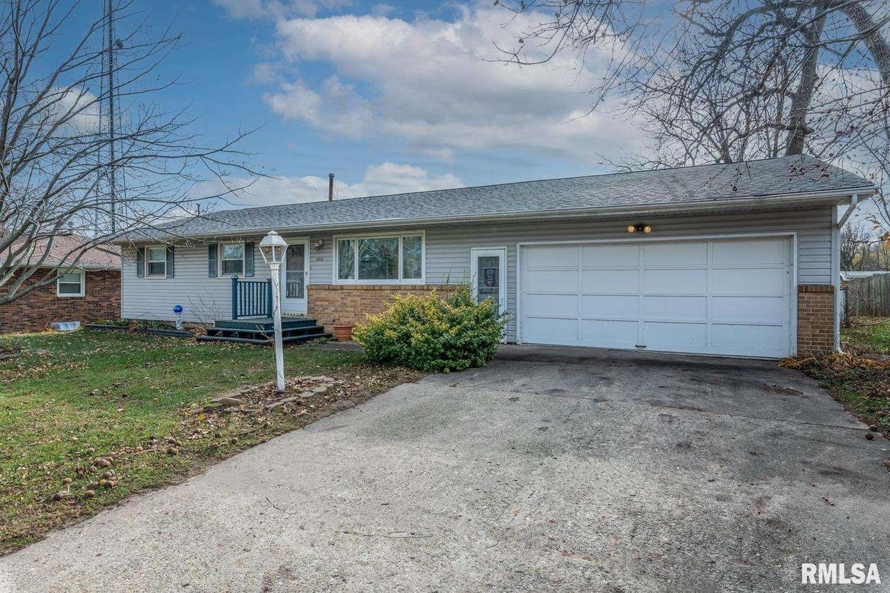 808 Main Ave., Cordova, IL 61242