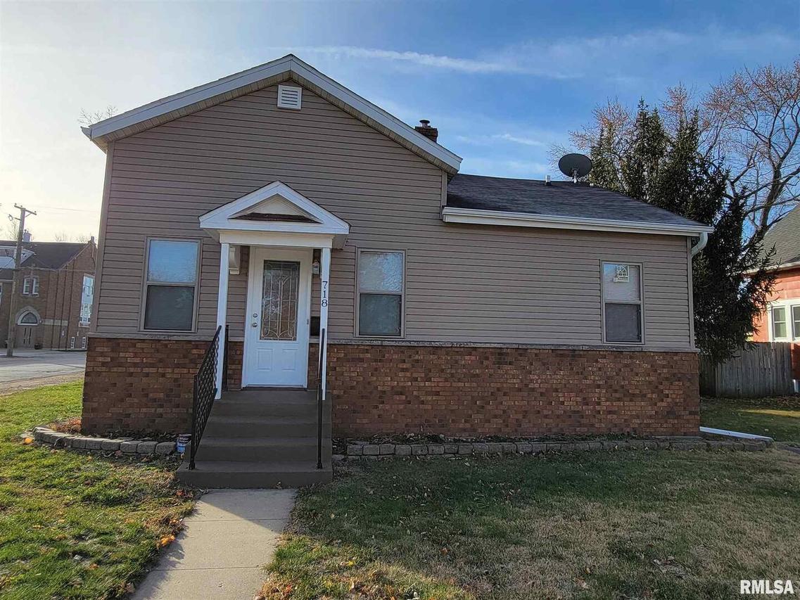 718 14th Ave., Fulton, IL 61252