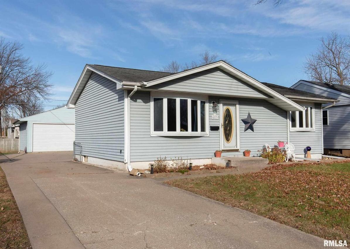 4813 52nd Ave., Moline, IL 61265