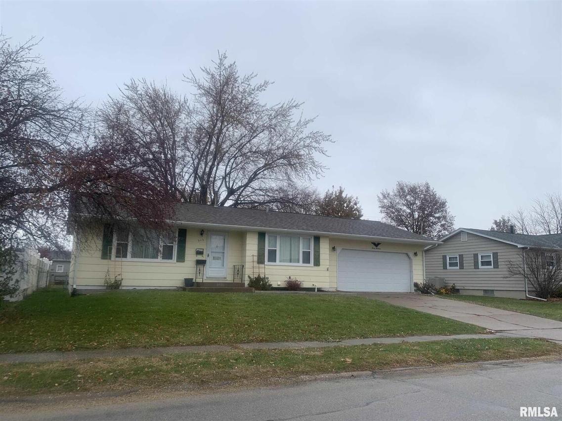 313 34th Ave., East Moline, IL 61244