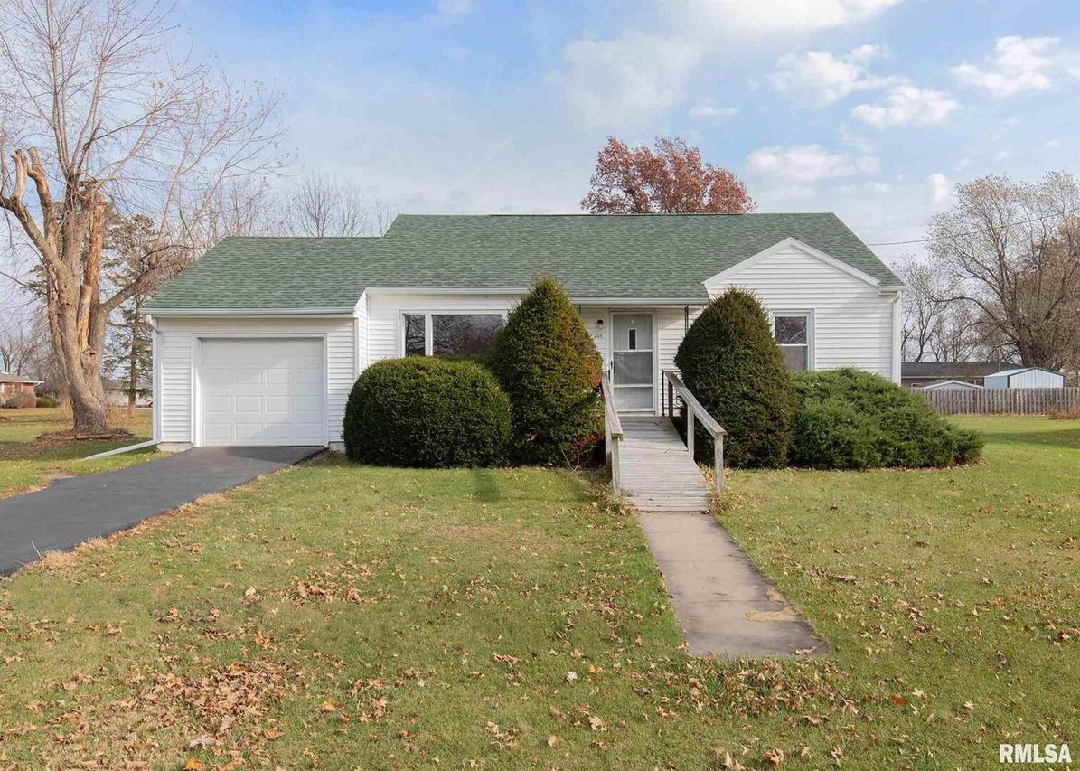 205 S Scandia St., Alpha, IL 61413