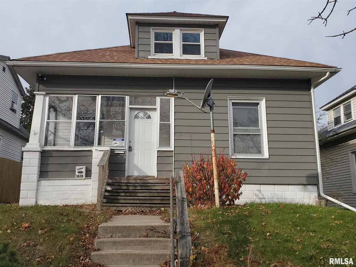 1618 7th St., Rock Island, IL 61201