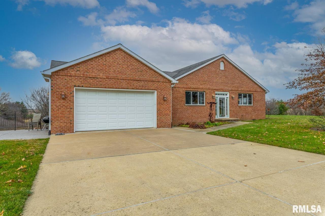 9300 270th St., Port Byron, IL 61275