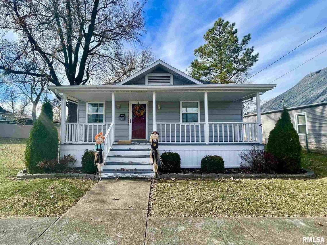 1310 Monroe Ave., Johnston City, IL 62951