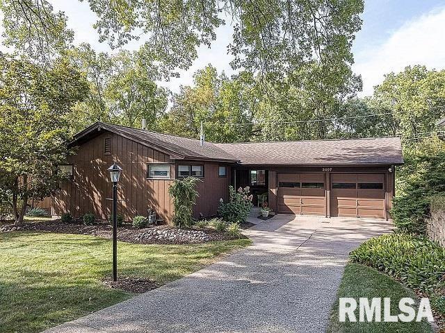 2407 29th Avenue Ct., Moline, IL 61265