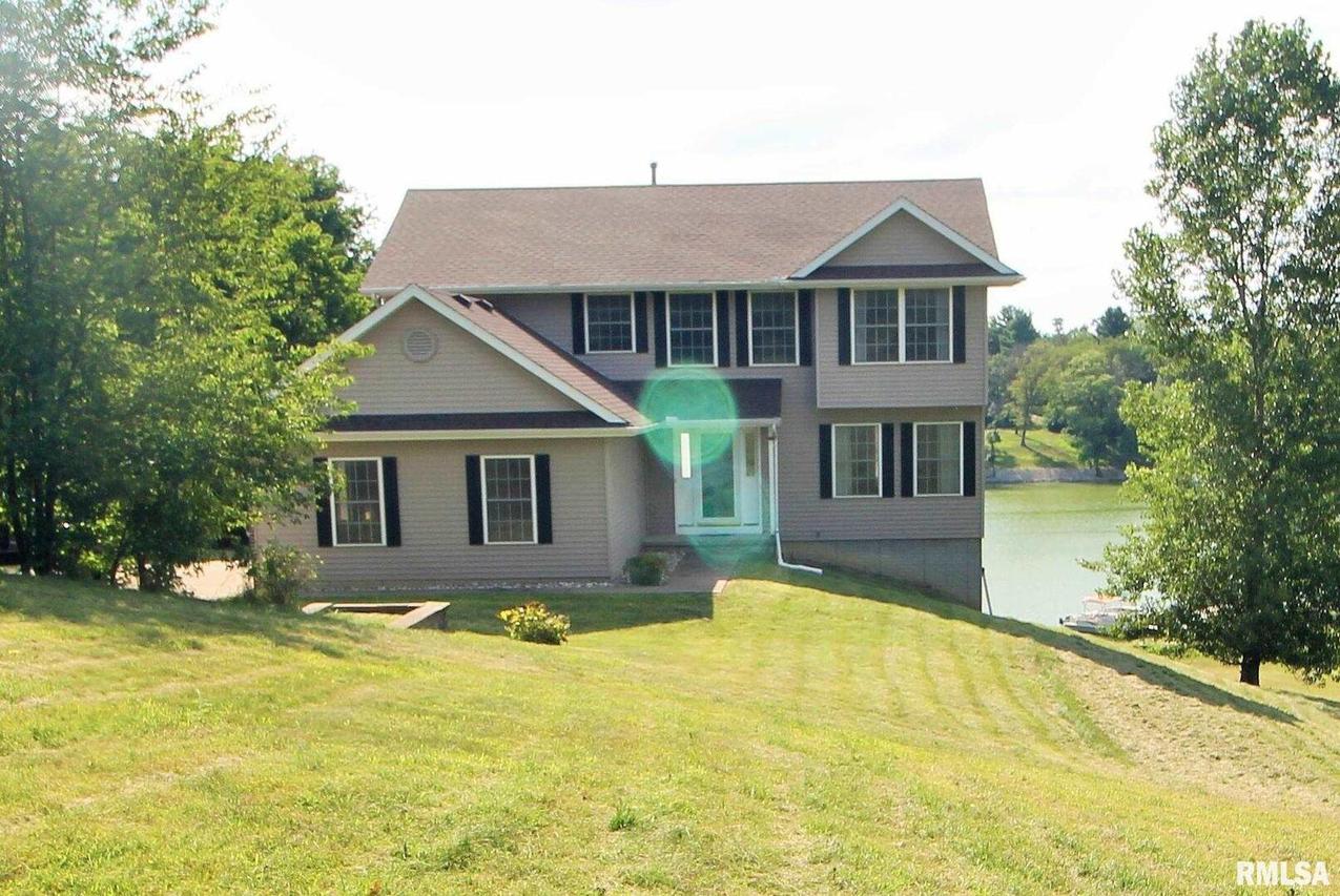 915 Crestview Dr., Sherrard, IL 61281