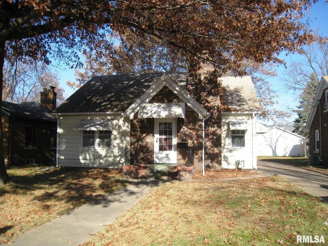 1315 23rd Avenue Ct., East Moline, IL 61244